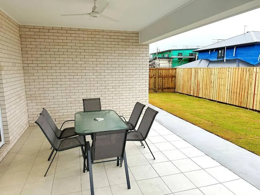 Holiday home Brand New Fantastic Luxury 4 Bedroom Home Park Ridge