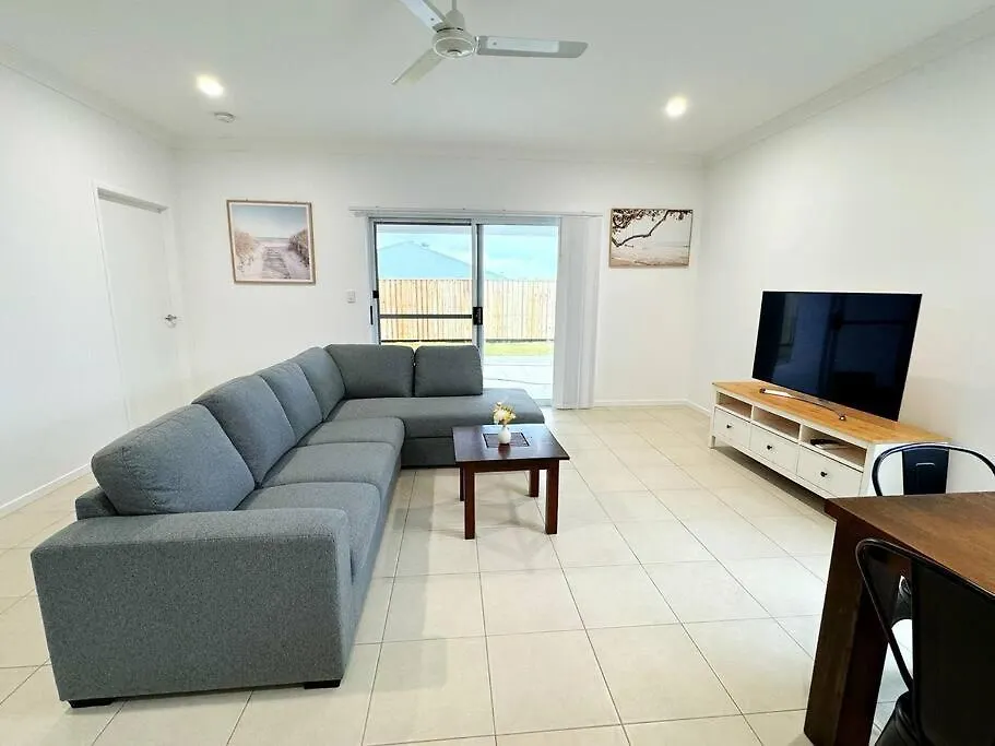 Brand New Fantastic Luxury 4 Bedroom Home Park Ridge 0*,