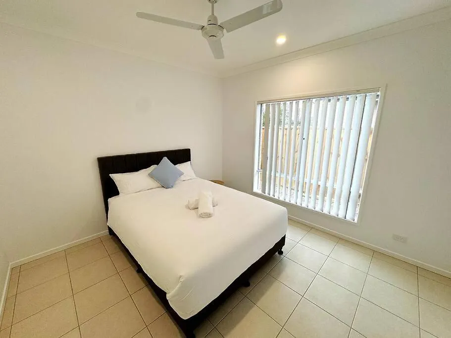 Brand New Fantastic Luxury 4 Bedroom Home Park Ridge